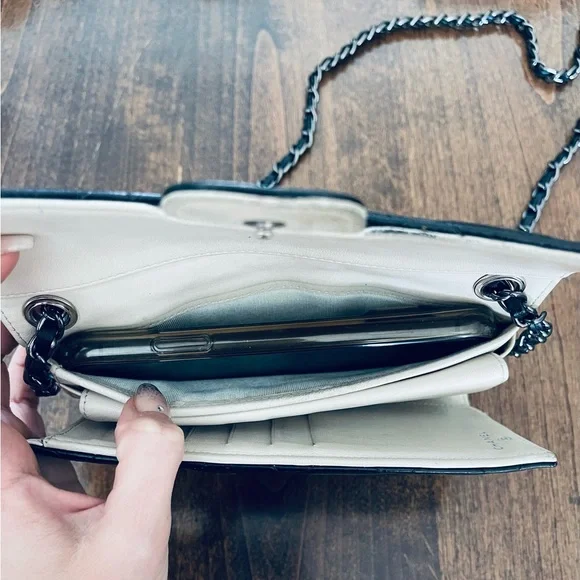 SOLD! Chanel Classic Quilted Patent Leather Wallet on chain, black - Picture 16 of 17